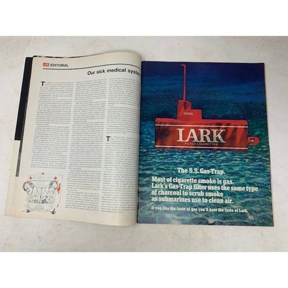 Vintage LIFE Magazine - Battle of the Champs - Backstage with Ali and Frazier - - Picture 5 of 16